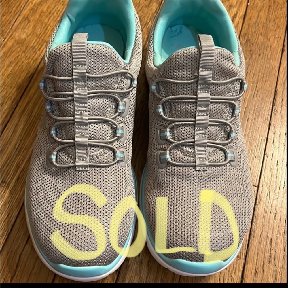 AVIA women’s sneakers.
